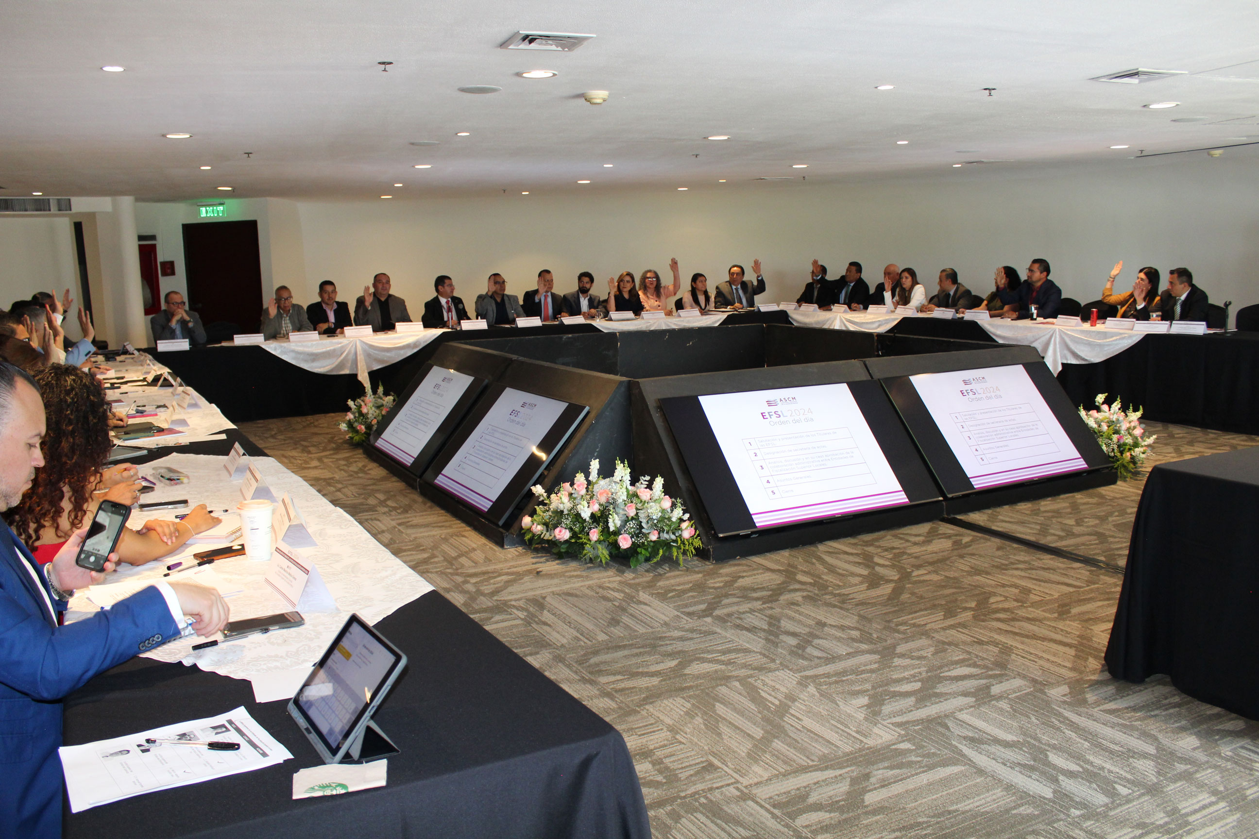 Orienta OSFEM en cumplimiento de obligaciones