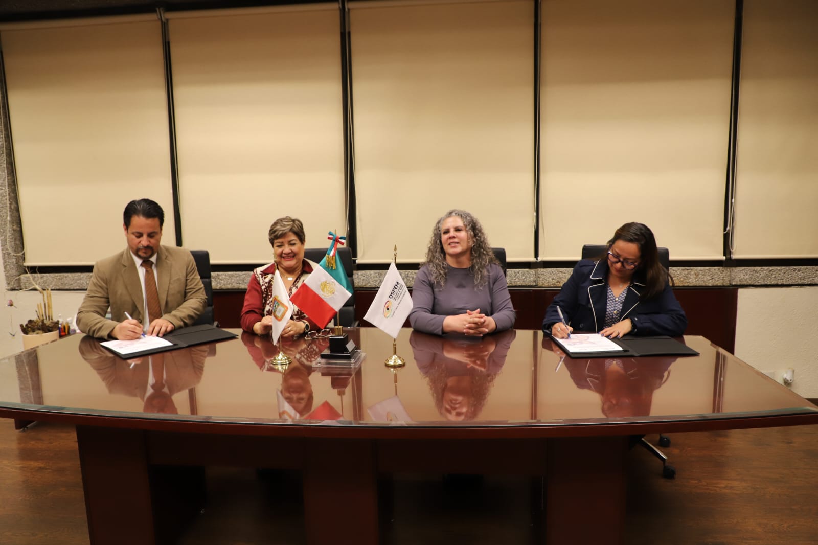 Orienta OSFEM en cumplimiento de obligaciones